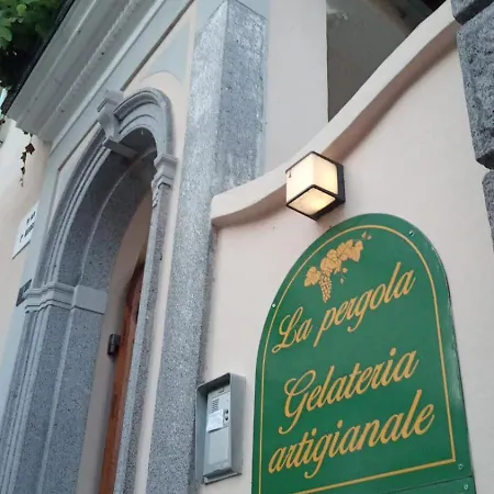 アパート La Pergola